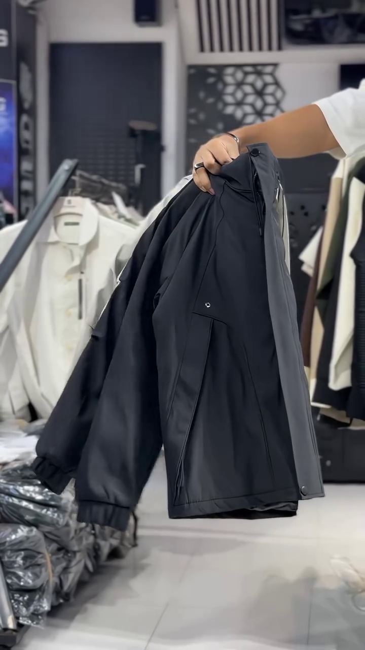 StormGuard Premium Hooded Jacket – All-Weather Urban Performance 🧥⚡