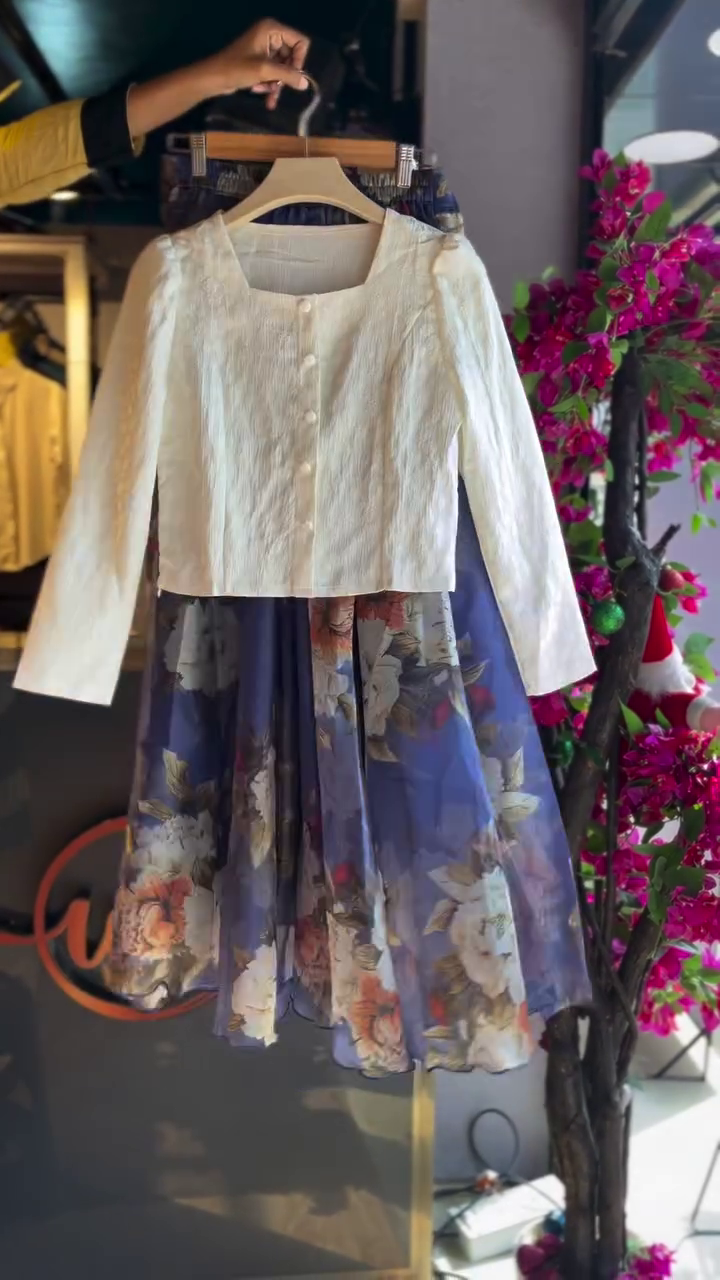 🌸 Elegant Floral Skirt Set with Classic Buttoned Top 🌸