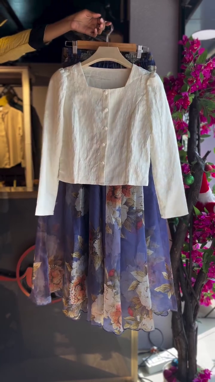 🌸 Elegant Floral Skirt Set with Classic Buttoned Top 🌸