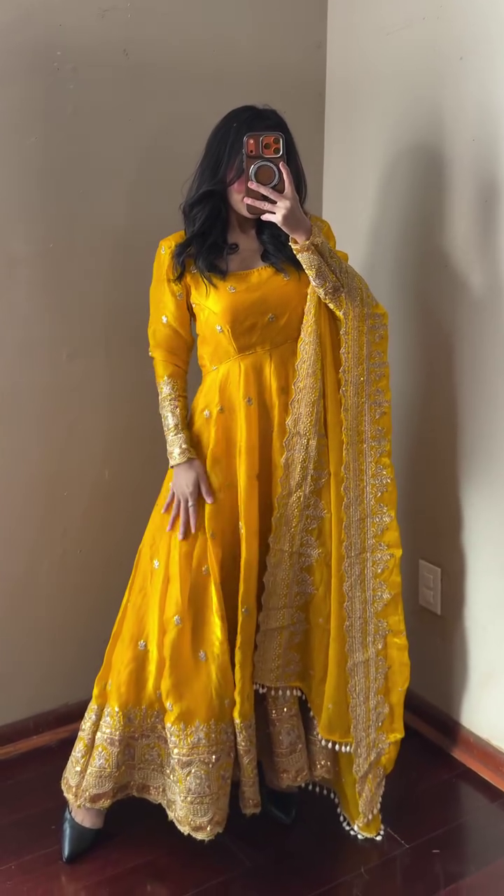 Royal Elegance Embroidered Anarkali Suit Set ✨👑