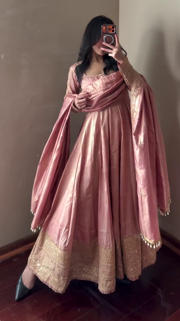 Royal Elegance Embroidered Anarkali Suit Set ✨👑