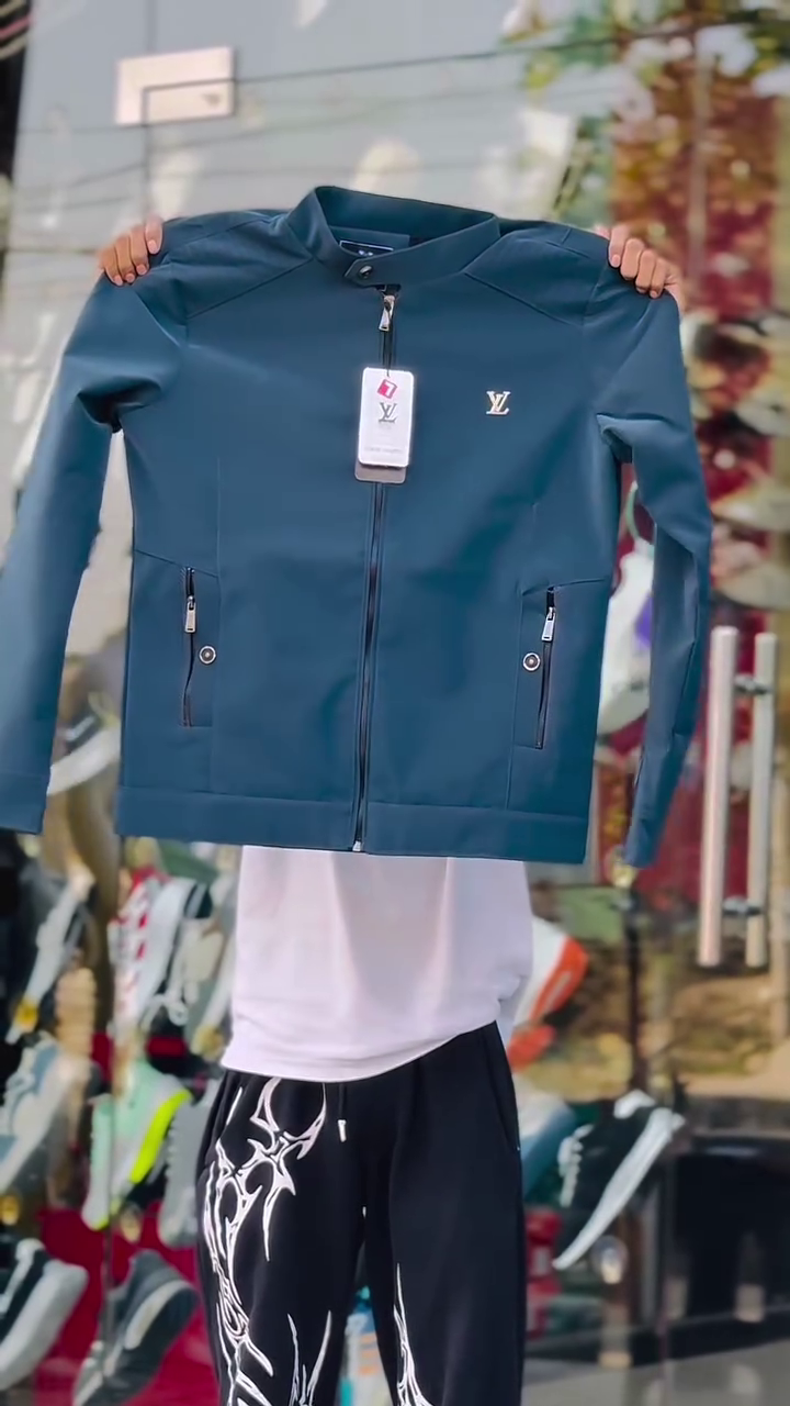 Premium Designer-Style Winter Jacket – Sleek, Warm & Iconic ❄️✨