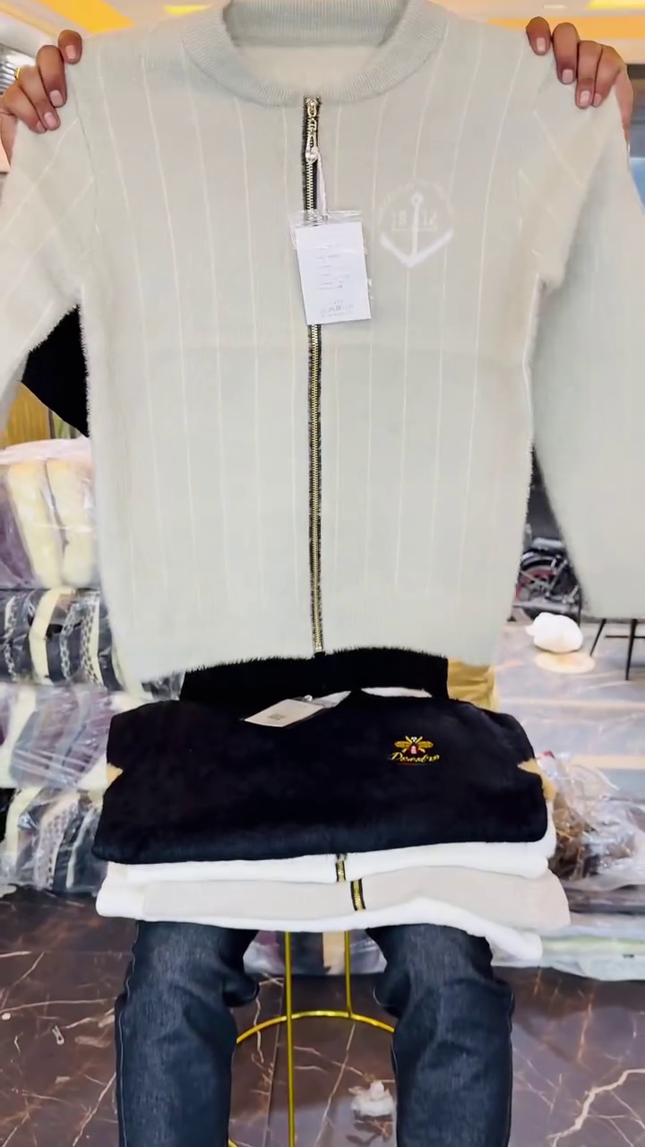 ✨ Urban Luxe Zippered Winter Sweater Jacket – Premium Warmth with Modern Edge ✨