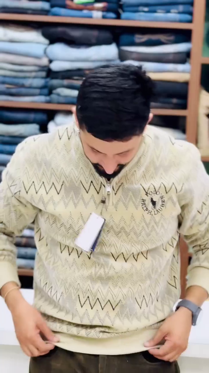 🌟 Premium Zig-Zag Knit Zipper Sweater – Smart Winter Essential ❄️🧥