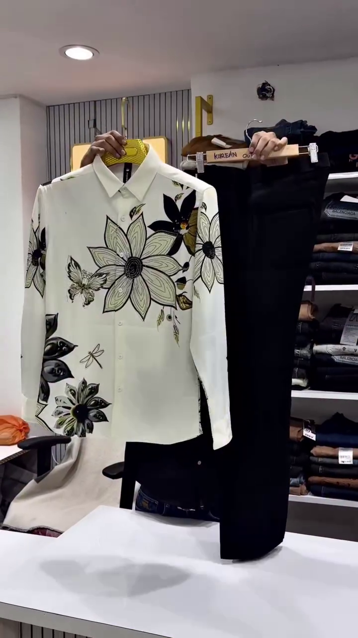 🌸 Elegant Bloom Korean Co-Ord Set – Floral Statement Shirt with Classic Black Pants 🌸