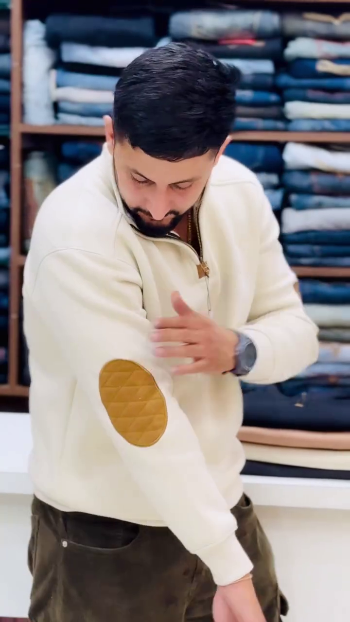 Classic Zip-Neck Sweatshirt with Contrast Elbow Patch – Smart Casual Winter Essential