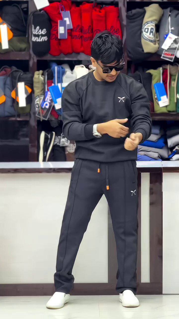 Premium Tracksuit Set – Minimal Style, Maximum Comfort