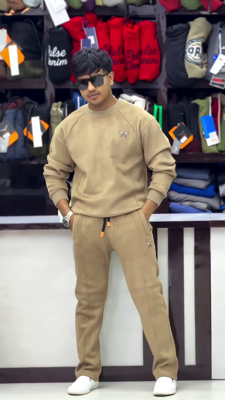 Premium Tracksuit Set – Minimal Style, Maximum Comfort