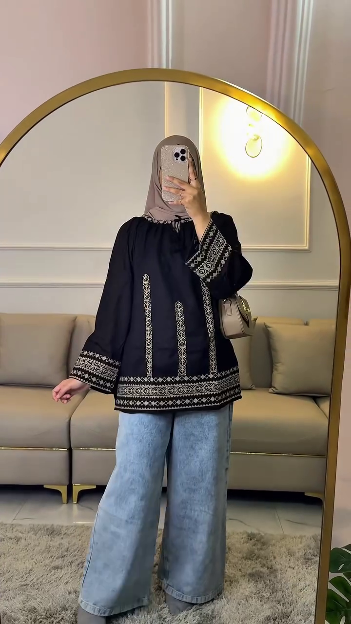 Elegant Floral Printed Tunic with Modern Modest Styling