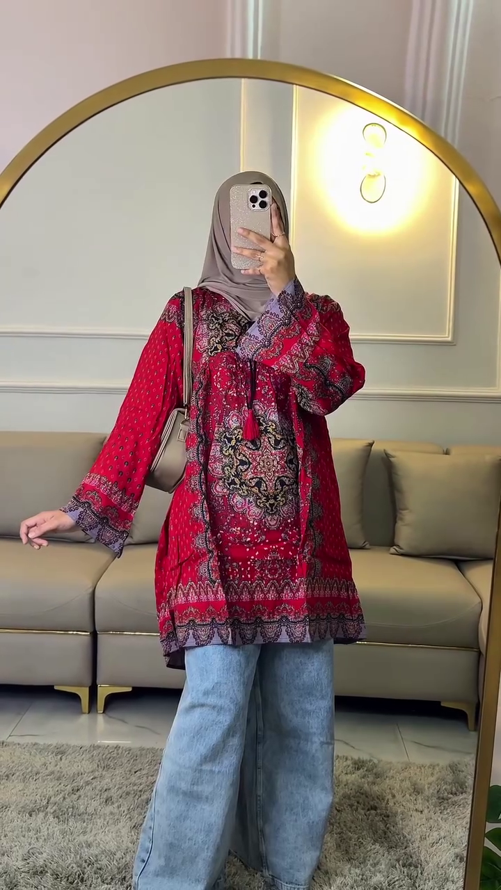Elegant Floral Printed Tunic with Modern Modest Styling