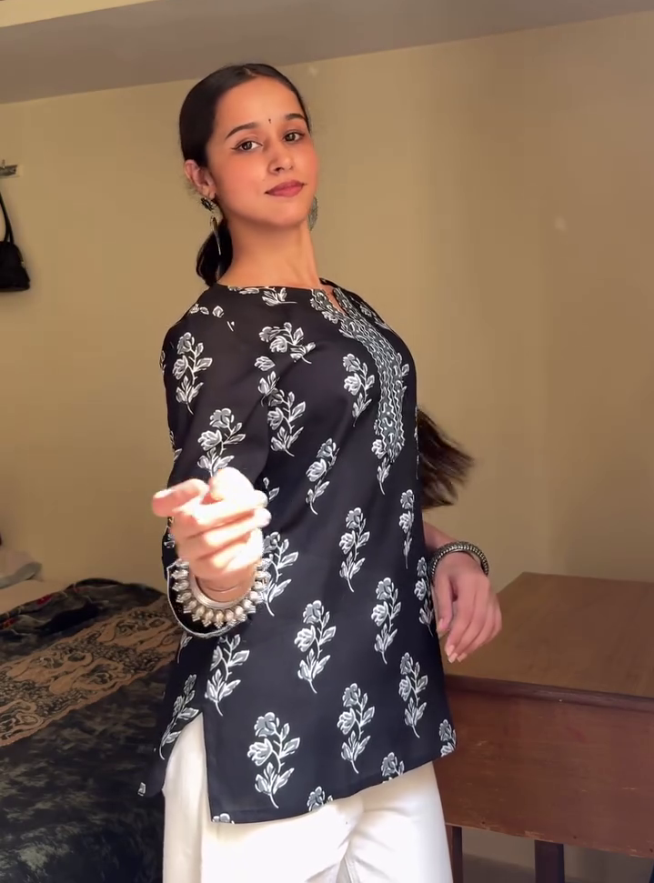 Chic Pink and White Printed Cotton Kurti