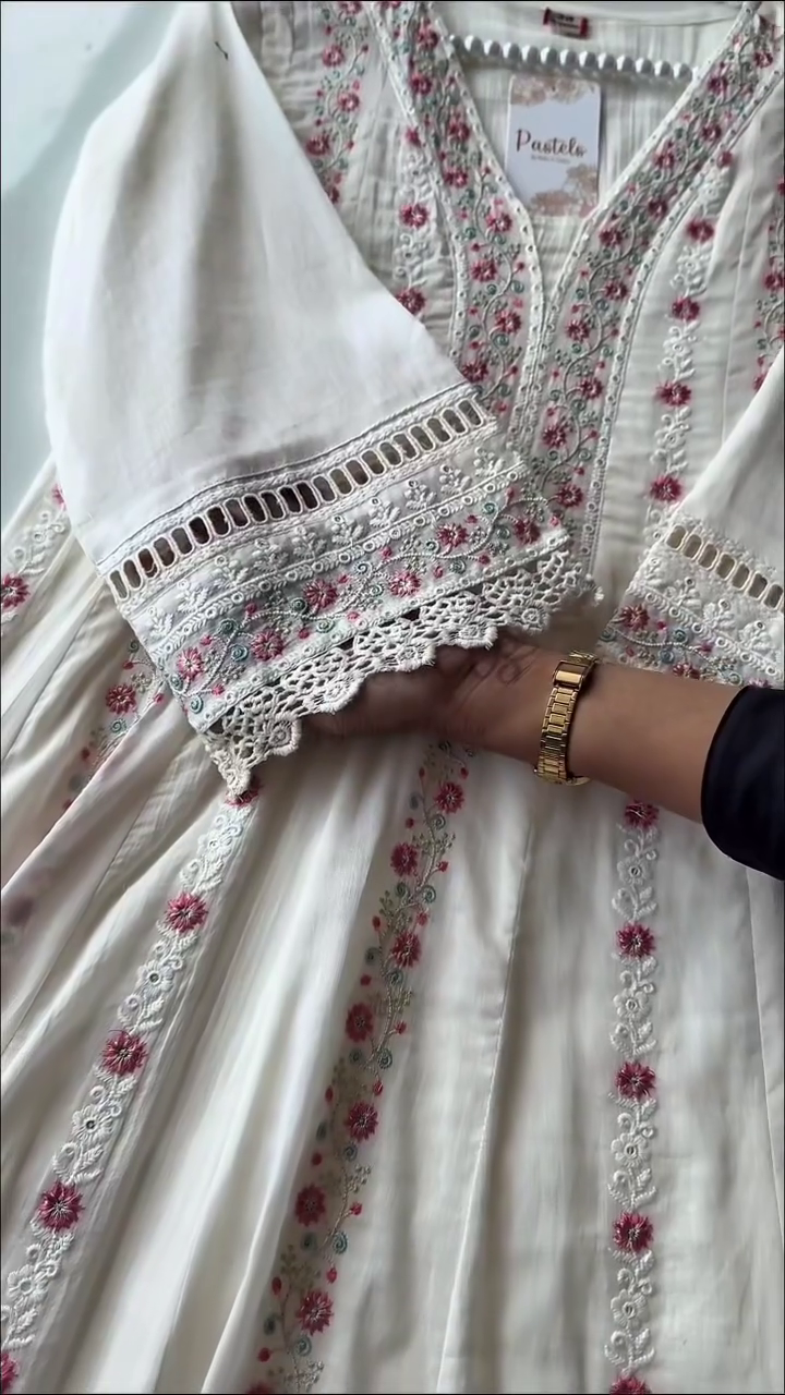 Elegant White Embroidered Kurti Set