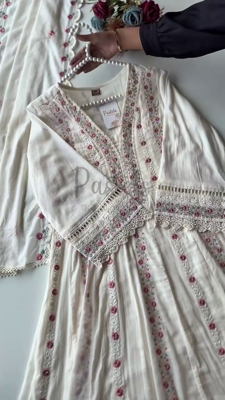 Elegant White Embroidered Kurti Set