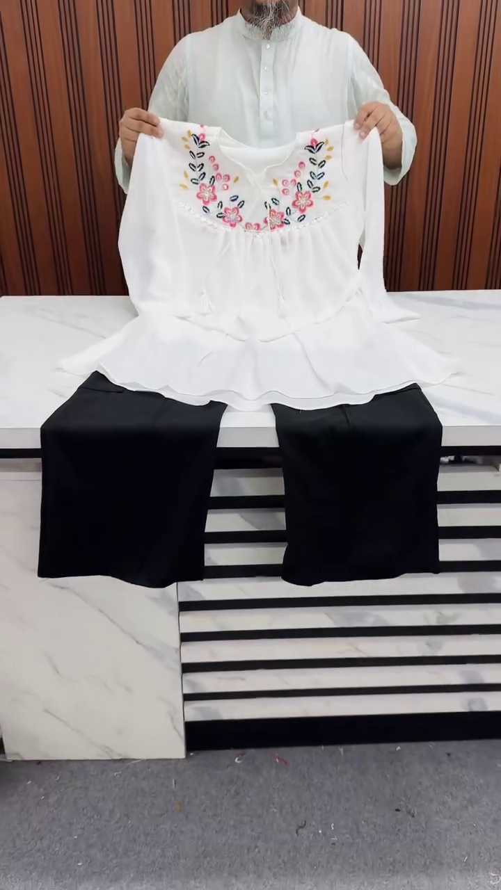Elegant White Floral Embroidered Tunic
