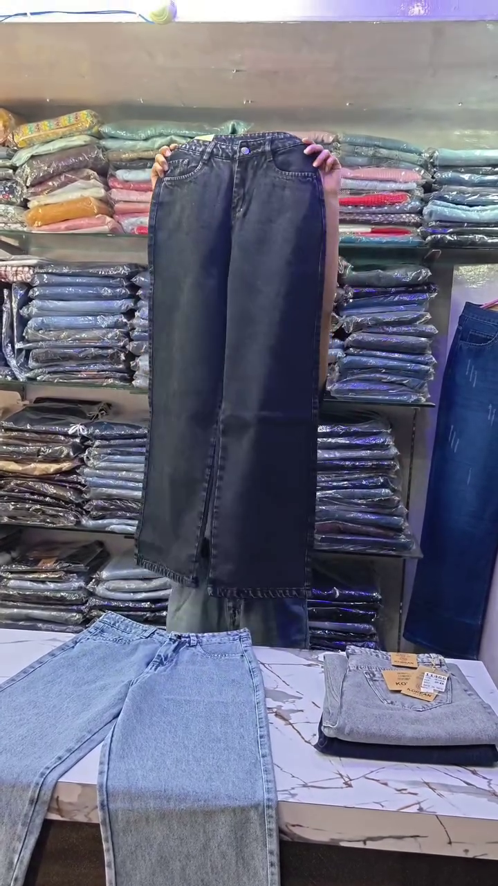 Classic Wide-Leg Denim Jeans