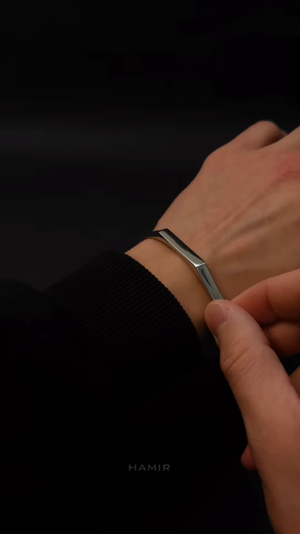 Modern Sleek Silver Bangle Bracelet - Image 3