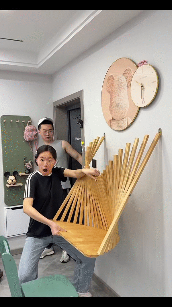 🪑✨ Ingenious Foldable Wall Chair Leaves Everyone Amazed 😲🏠