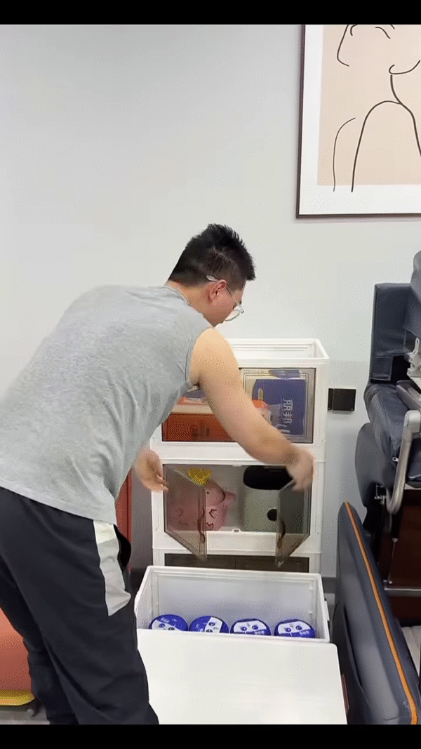 📦 Title: “Stylish Storage, Seamless Living – The Clear Door Cabinet Solution!” - Image 3