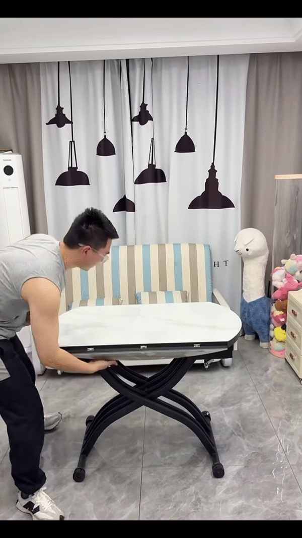 🪑 Title: “Fold It, Roll It, Love It – The Ultimate Foldable Dining Table!” - Image 2