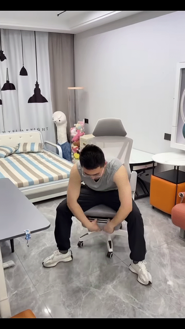 🪑 Title: “Sit Back, Relax & Work in Style – The Ultimate Reclining Office Chair!” - Image 3