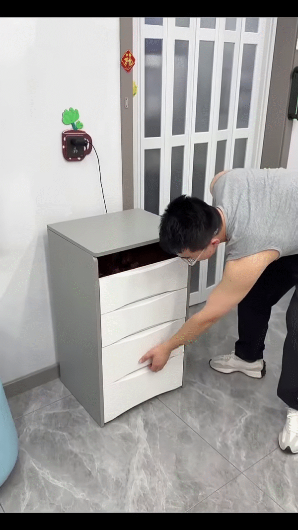🪞✨ Transform Your Space with This Hidden Vanity Table! ✨🪑 - Image 2