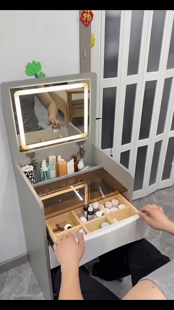🪞✨ Transform Your Space with This Hidden Vanity Table! ✨🪑 - Image 4