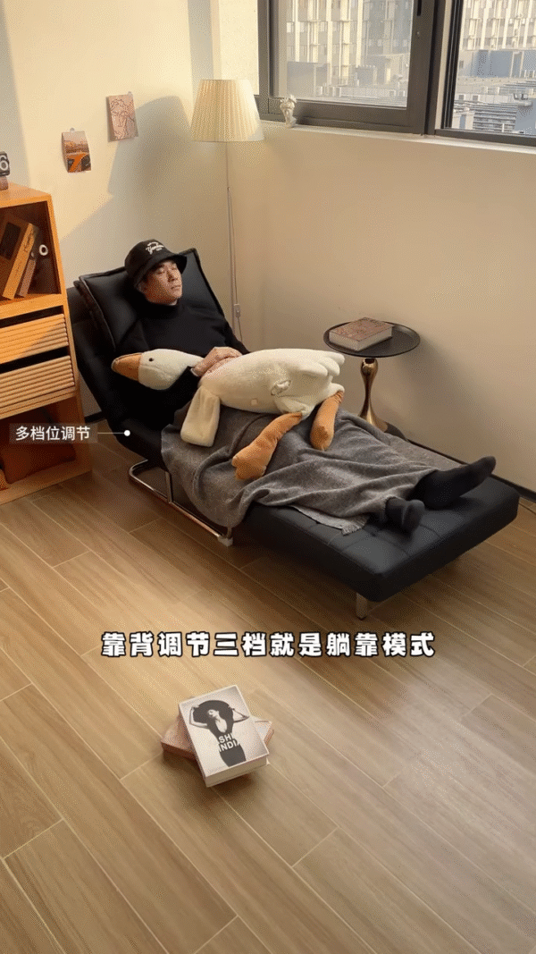 🛋️ Transform Your Space with This 2-in-1 Foldable Sofa Bed! 💤 - Image 3