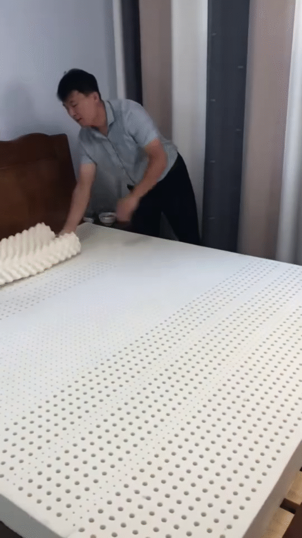 🌙 Ultimate Comfort Redefined: Smart Latex Mattress Topper 🛌 - Image 4
