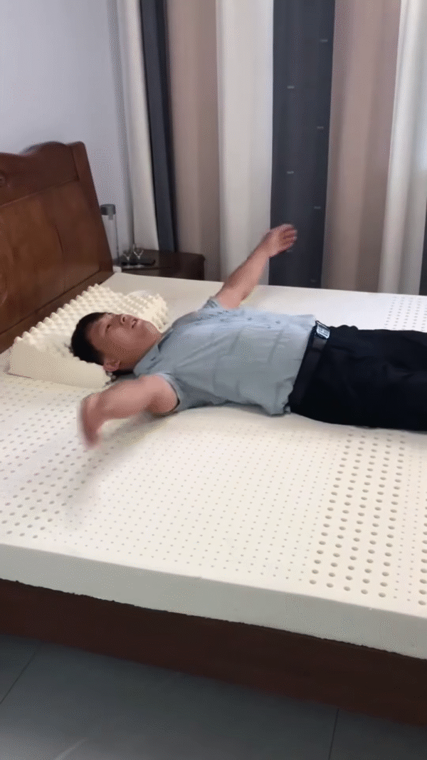 🌙 Ultimate Comfort Redefined: Smart Latex Mattress Topper 🛌 - Image 3